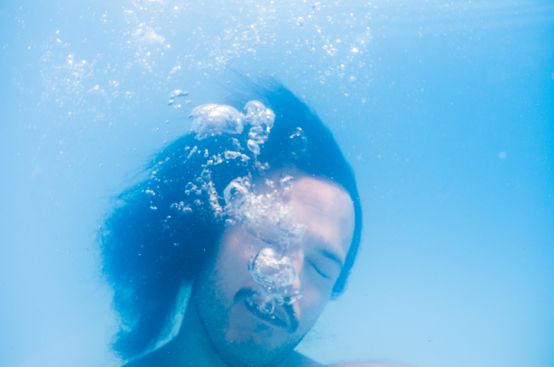 Yes—I do get my hair wet.